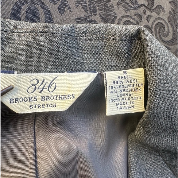 Brooks Brothers 346 Stretch 2-piece skirt suit
Top size 6
Skirt size 4 - Picture 4 of 8